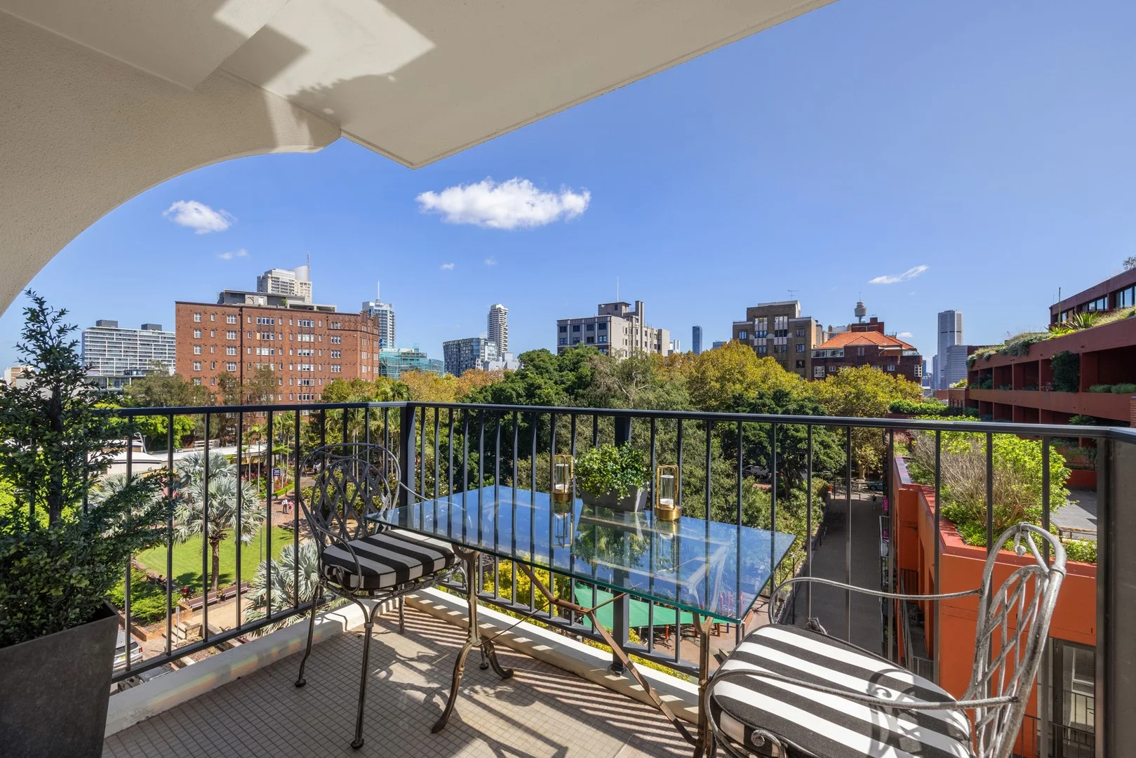 516/2A Elizabeth Bay Road, Potts Point NSW 2011