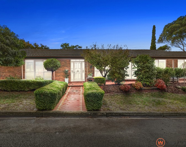 1 Cambridge Close, Croydon Hills VIC 3136