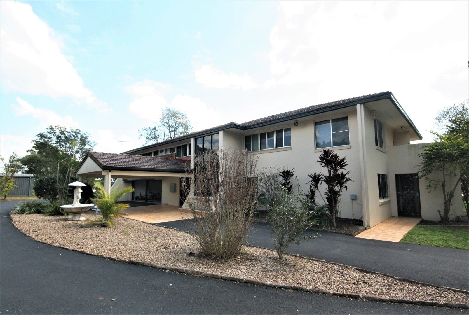 4 bedrooms House in 18 Cowie Road CARSELDINE QLD, 4034