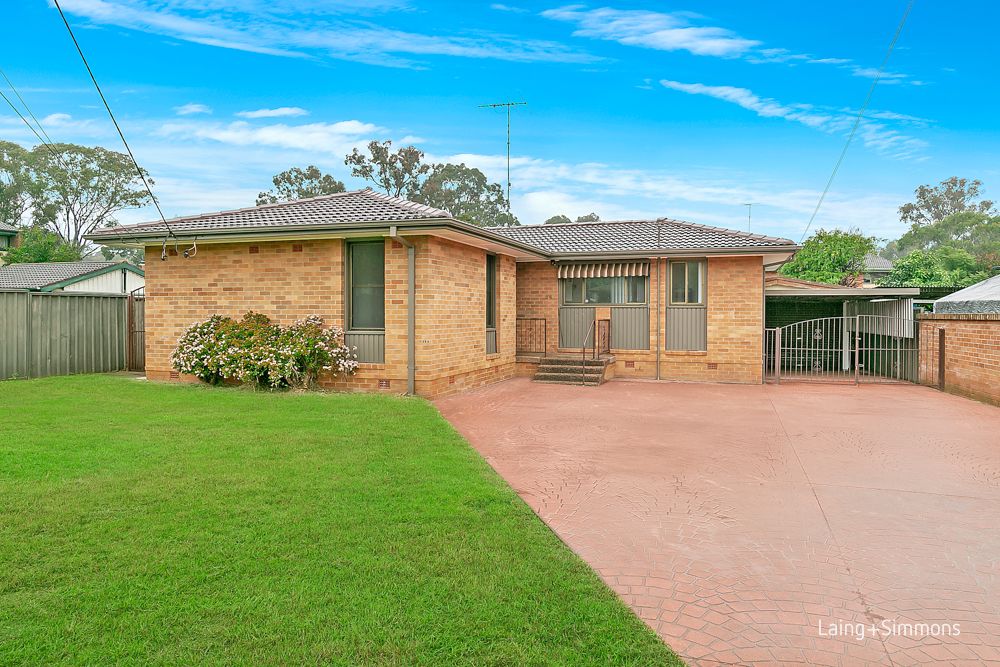 3 bedrooms House in 24 Reliance Crescent WILLMOT NSW, 2770