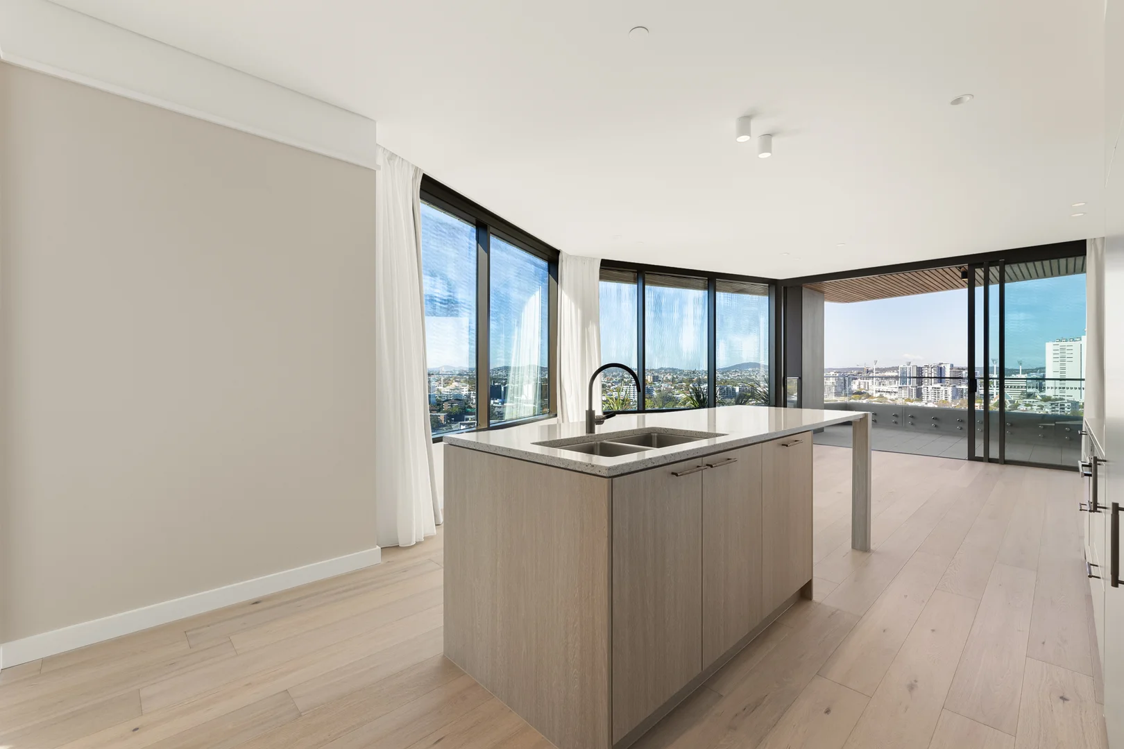 Additional image 3 of 1008/470 Main Street, Kangaroo Point QLD 4169