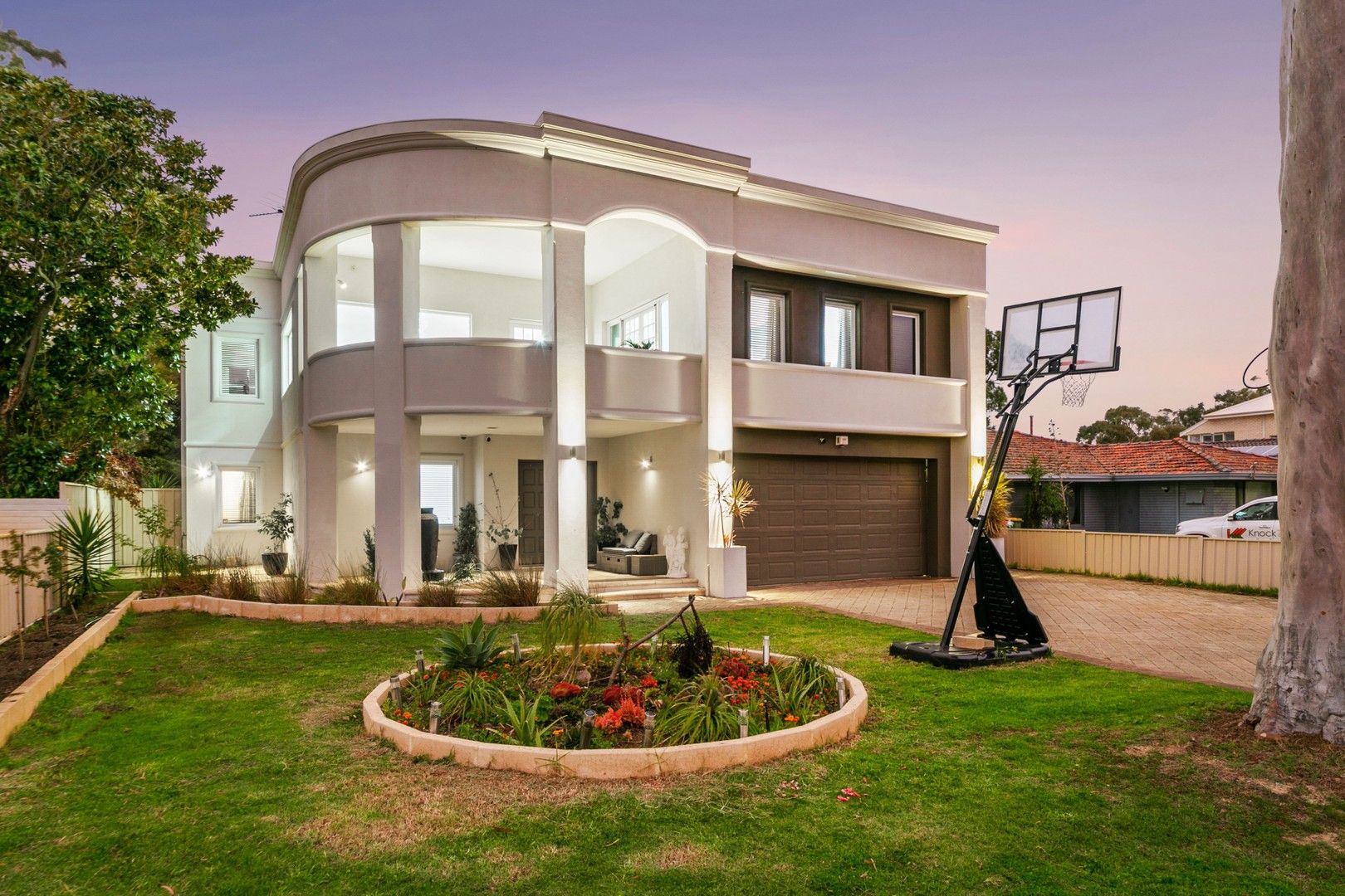 6 bedrooms House in 4 Tanson Street ATTADALE WA, 6156