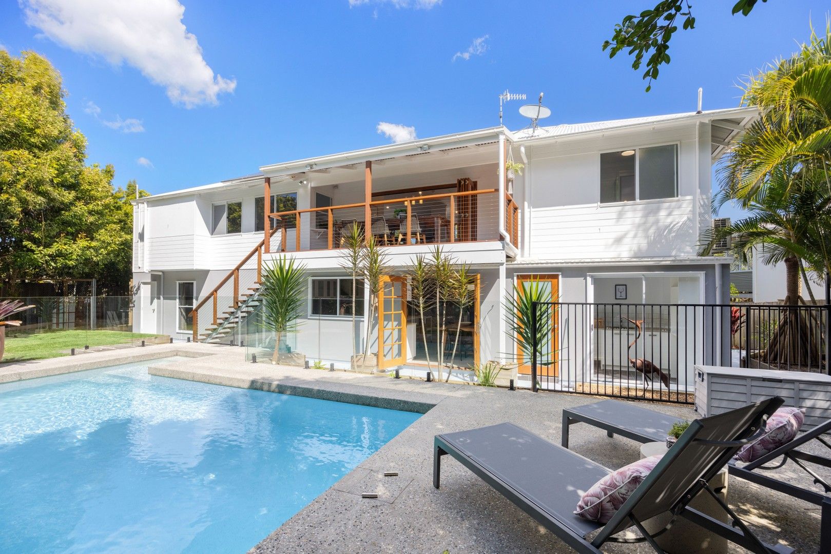 6 bedrooms House in 11 Werita Court SUNRISE BEACH QLD, 4567