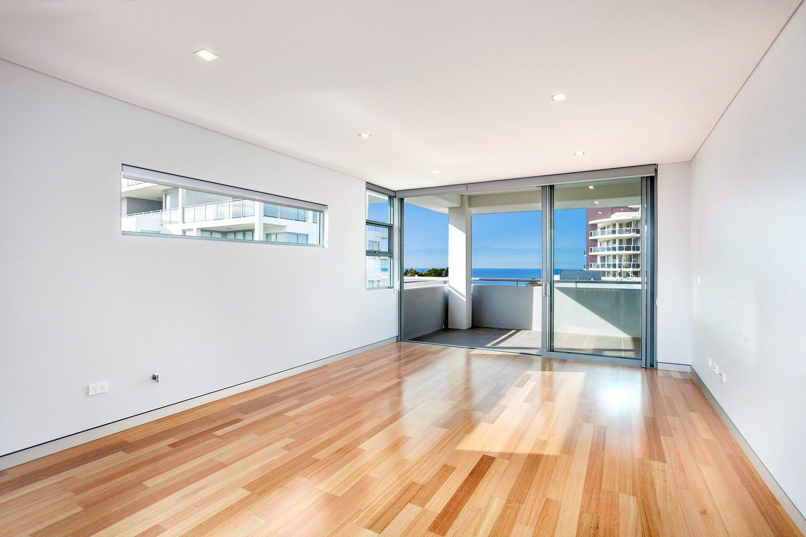 2 bedrooms Apartment / Unit / Flat in 501/18 Kembla Street WOLLONGONG NSW, 2500
