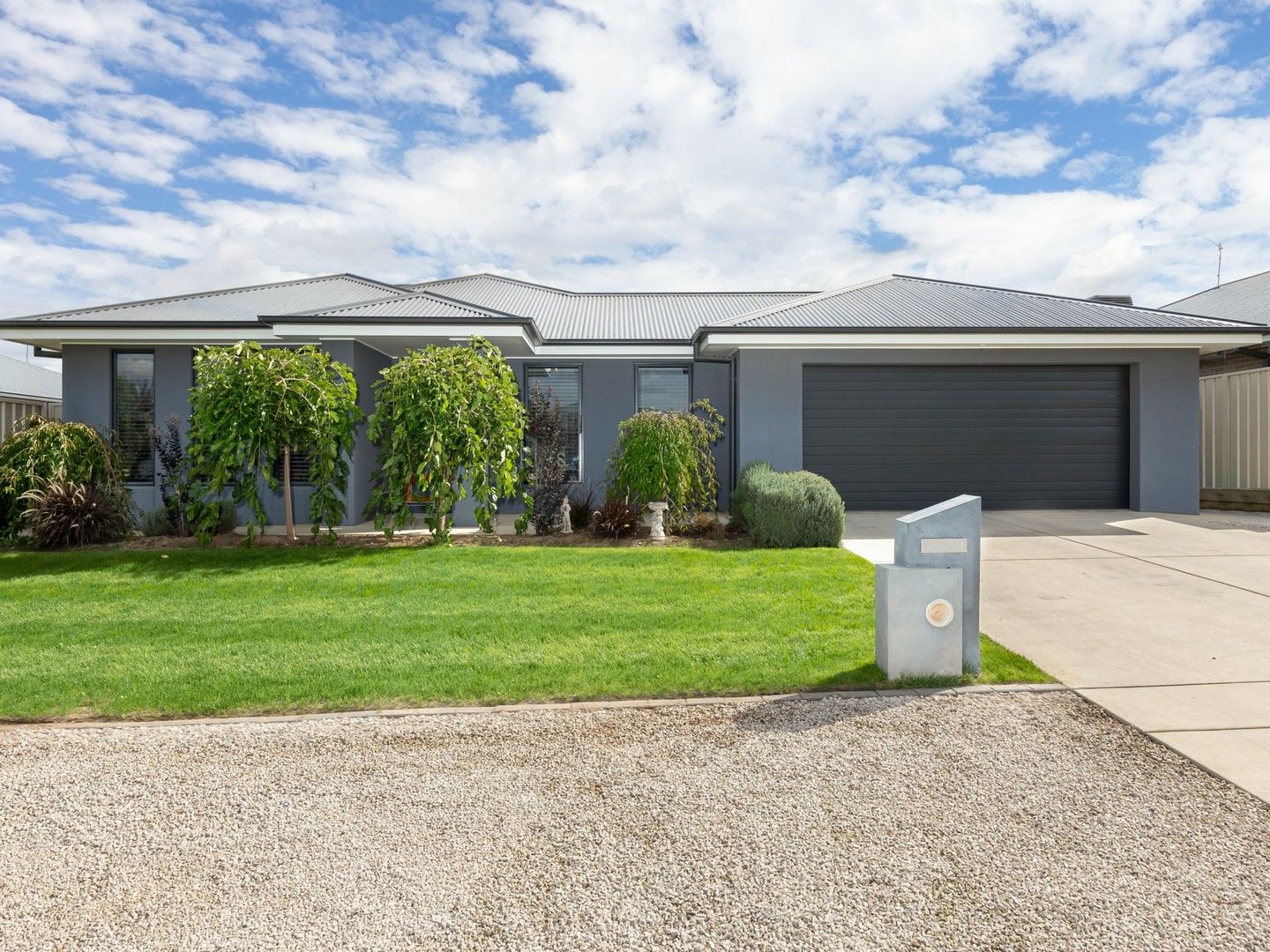 3 bedrooms House in 20 Cunjegong Loop GOBBAGOMBALIN NSW, 2650