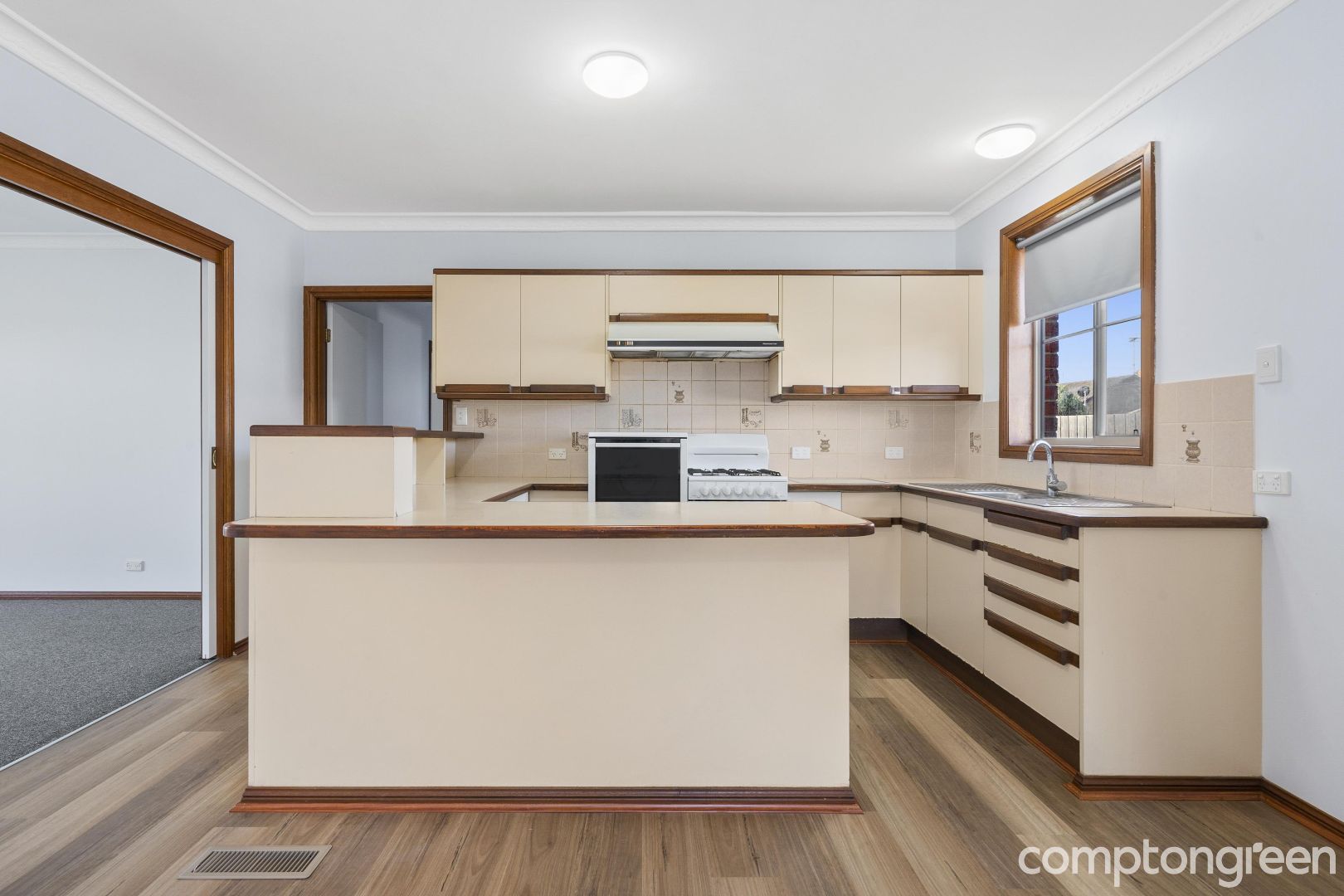 4 Hering Court, Thomson VIC 3219, Image 2