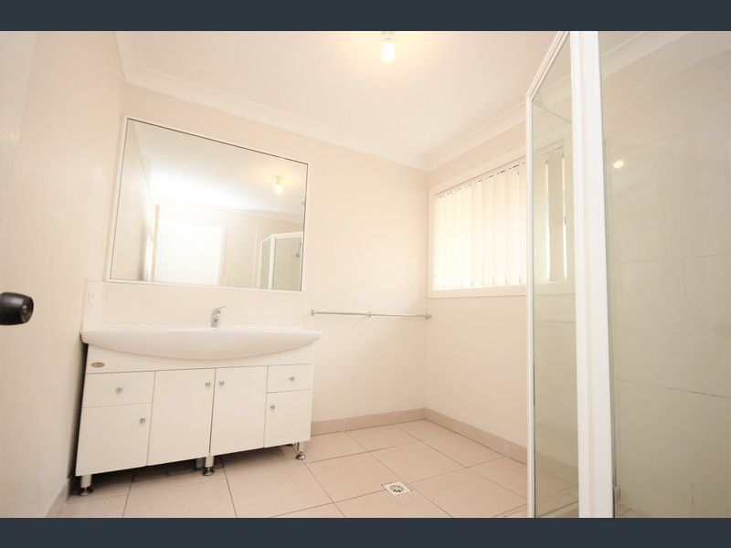 B/2 Alison Road, Carrara QLD 4211, Image 2