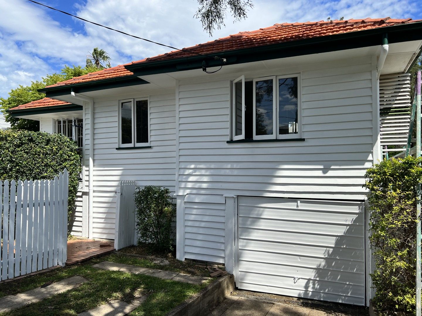 3 bedrooms House in 64 Marshall Road HOLLAND PARK WEST QLD, 4121