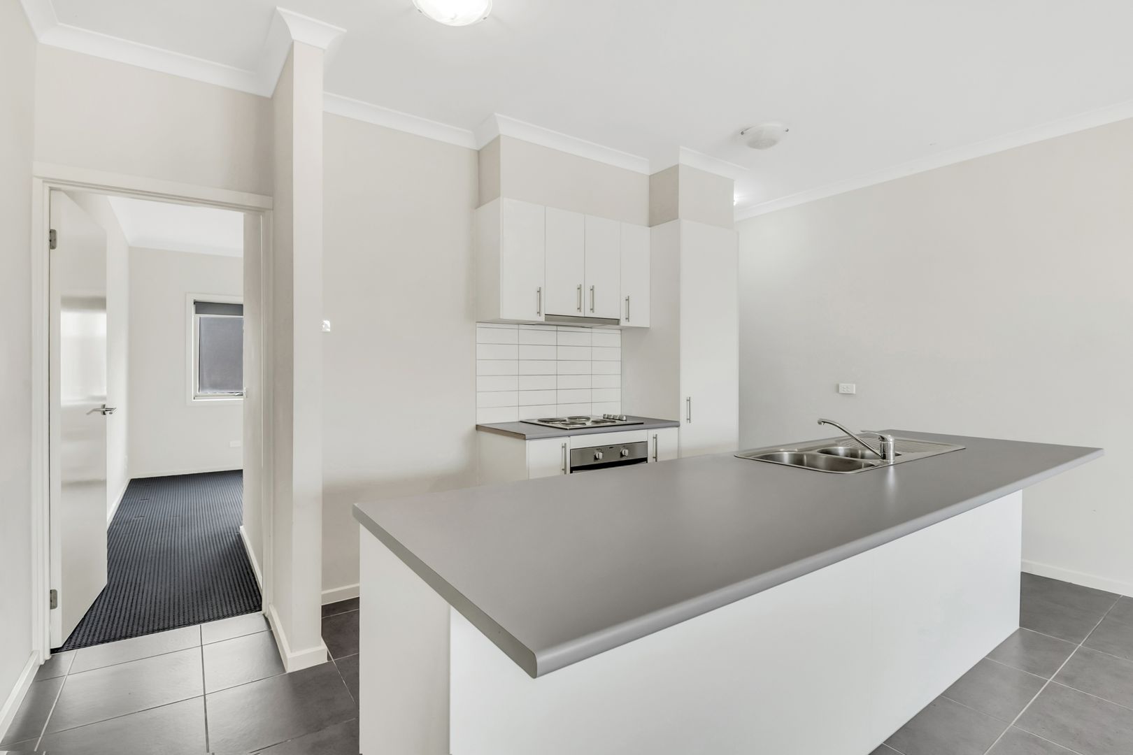 34/64 Escapade Boulevard, Craigieburn VIC 3064, Image 2