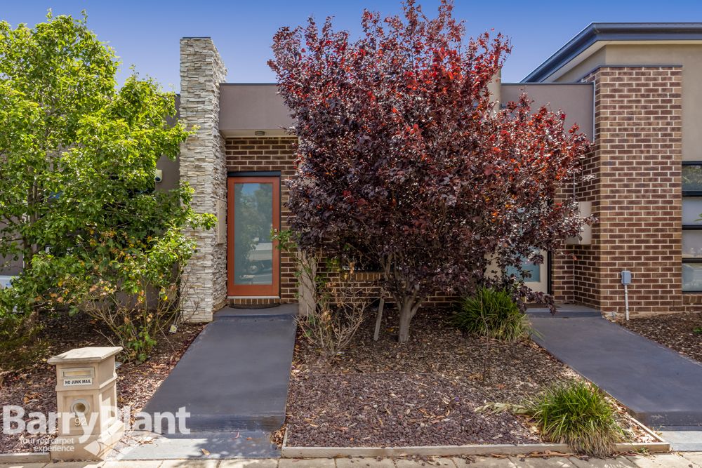 3 bedrooms House in 92 Boardwalk Boulevard POINT COOK VIC, 3030