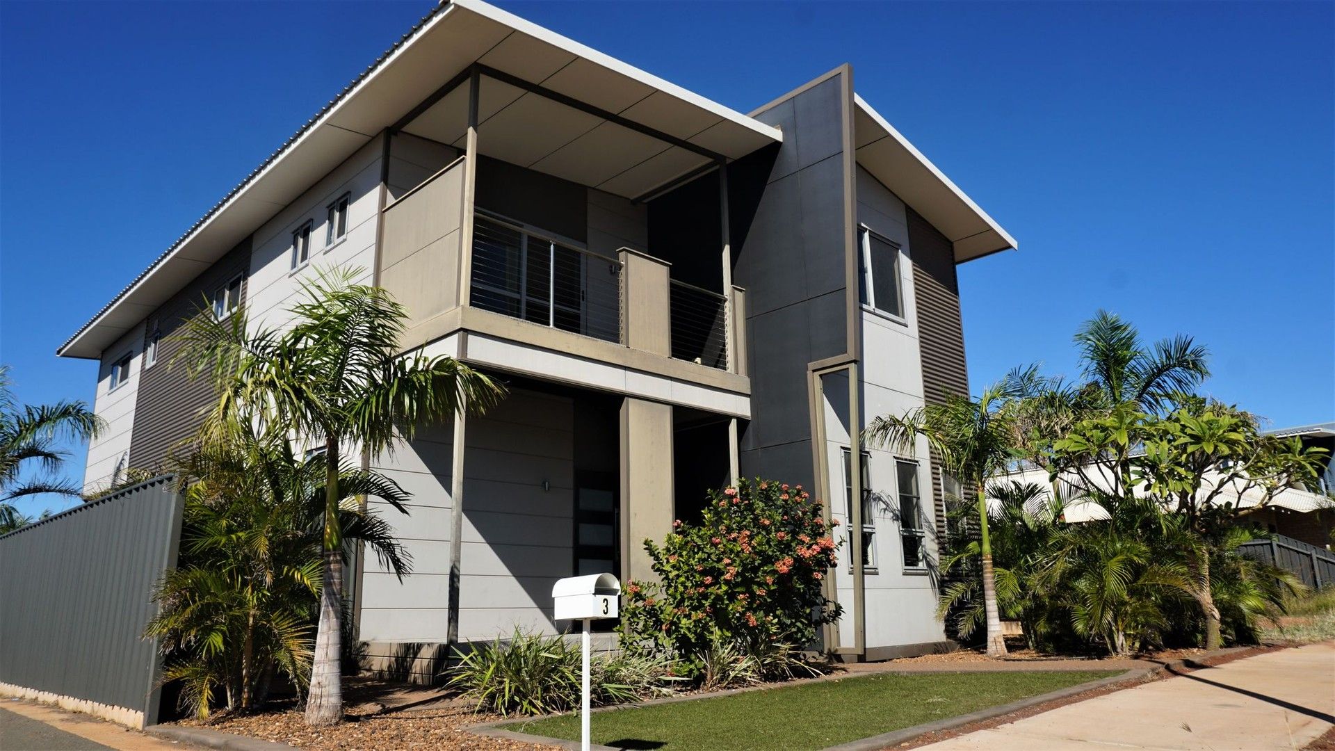 4 bedrooms House in 3 Tharnda Road BAYNTON WA, 6714