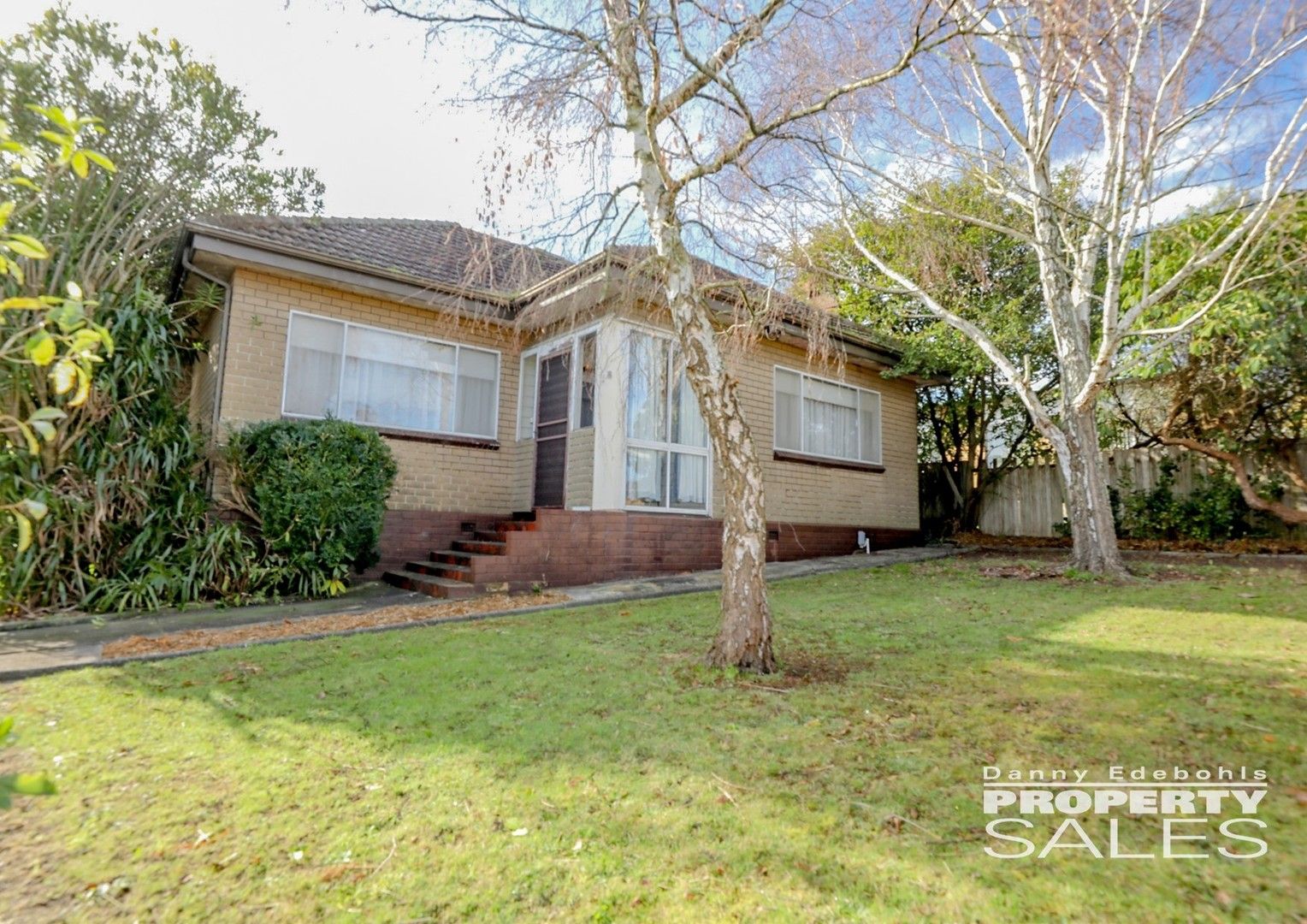 3 bedrooms House in 18 Law Street NEWBOROUGH VIC, 3825