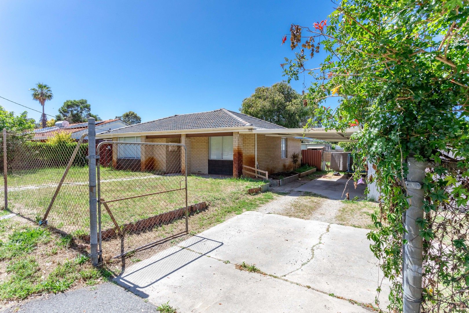 3 bedrooms House in 78 Third Avenue KELMSCOTT WA, 6111