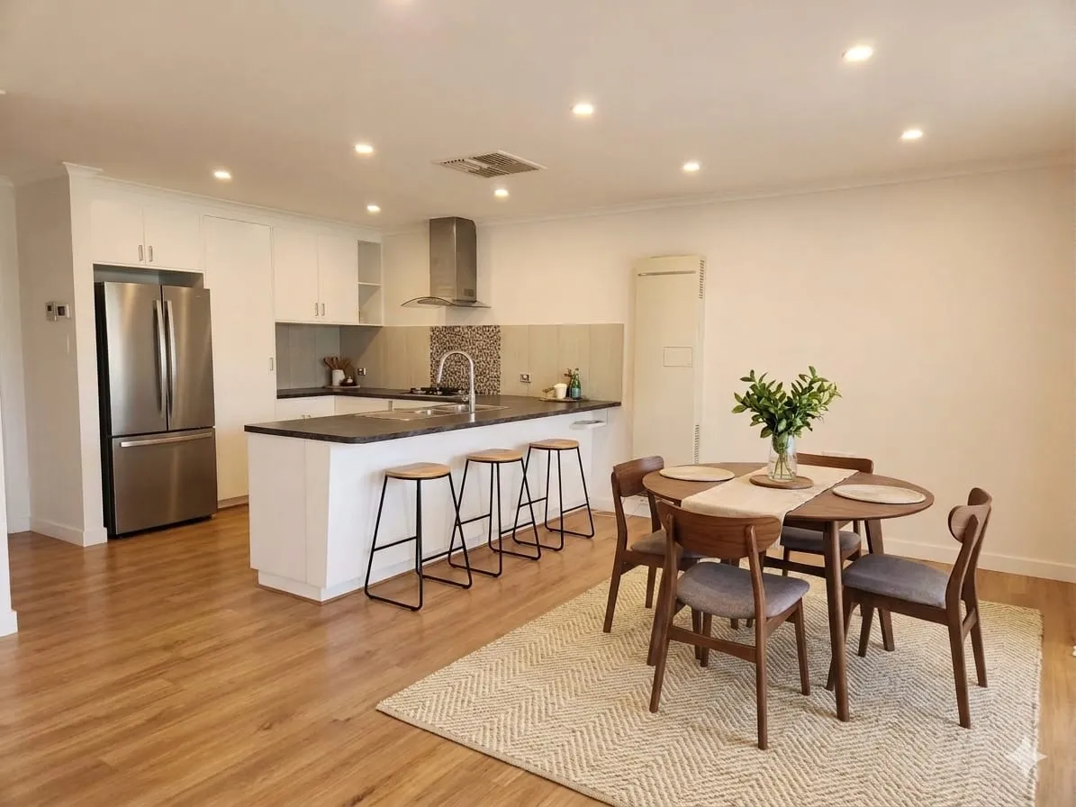 Modern 3-Bedroom Home with Ensuite in a Quiet Location - Easy Living - View 3