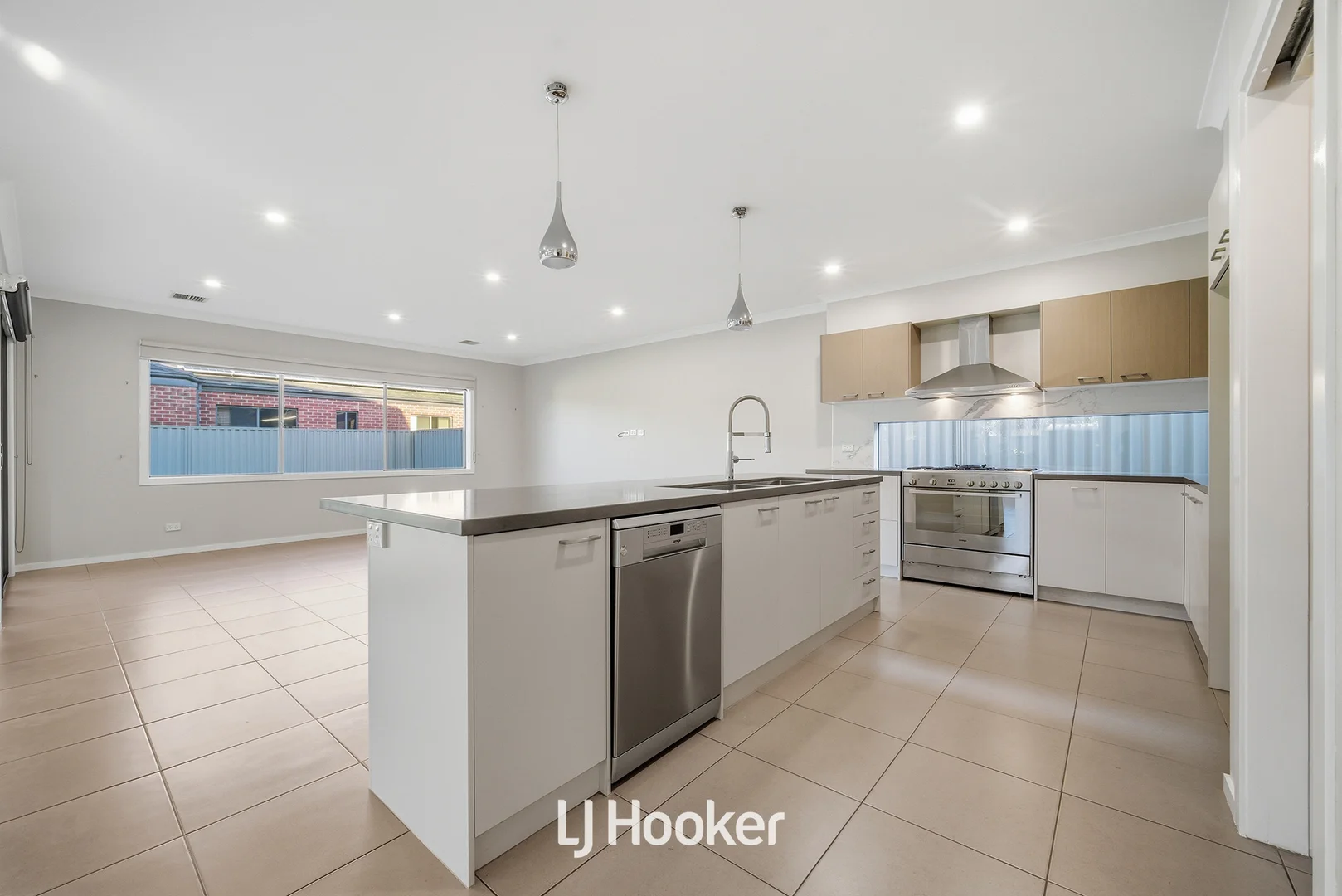 Additional image 8 of 19 McEwan Drive, Cranbourne East VIC 3977