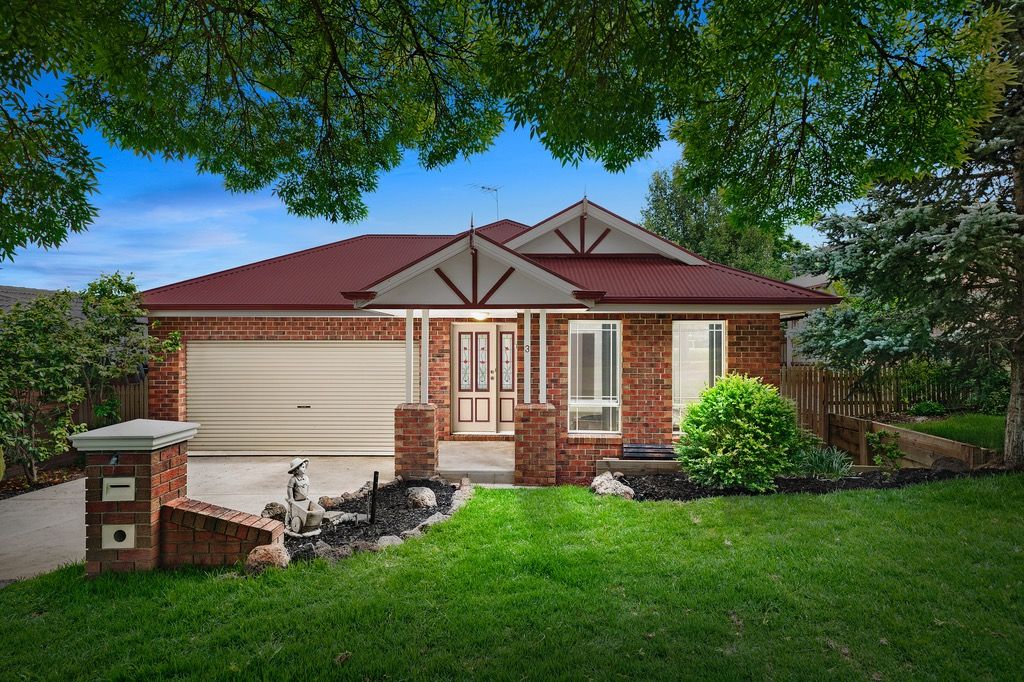 3 bedrooms House in 3 Wickham Court CHIRNSIDE PARK VIC, 3116