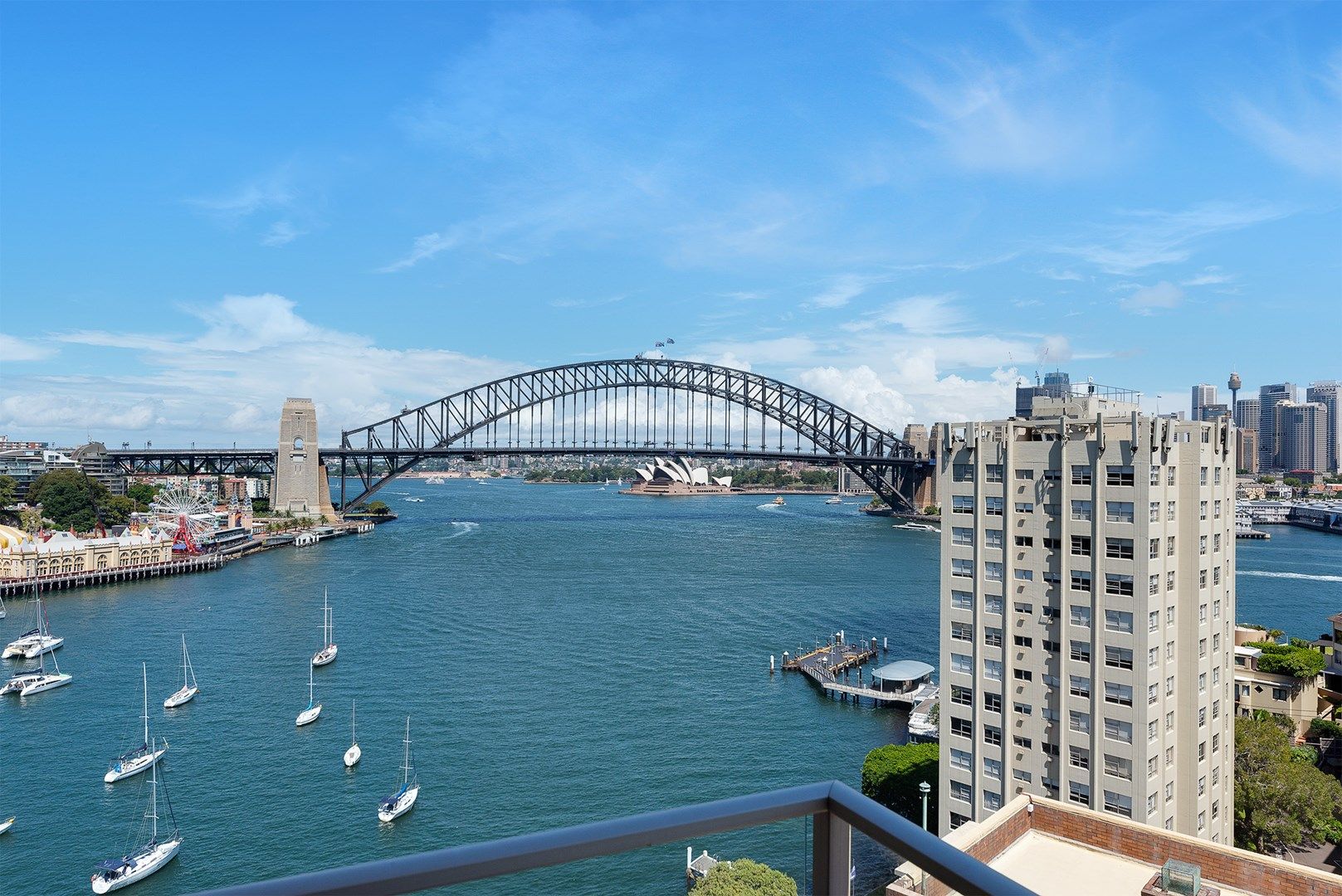 1 bedrooms Apartment / Unit / Flat in 77/21 East Crescent Street MCMAHONS POINT NSW, 2060