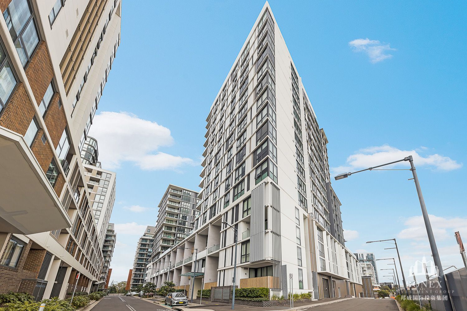 2 bedrooms Apartment / Unit / Flat in 15 Chishholm St WOLLI CREEK NSW, 2205