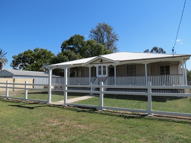 3 bedrooms House in 19 Hunter Street ROMA QLD, 4455