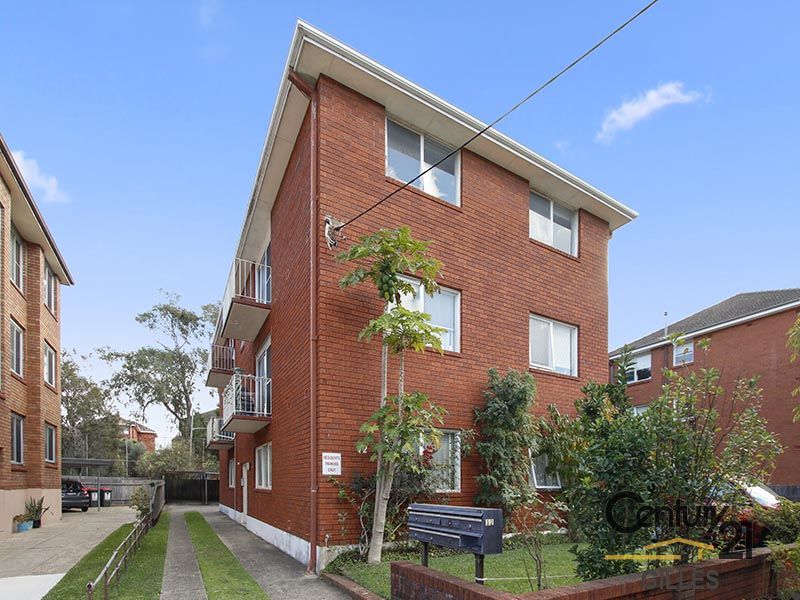 2 bedrooms Apartment / Unit / Flat in 2/12 Templeman Crescent HILLSDALE NSW, 2036