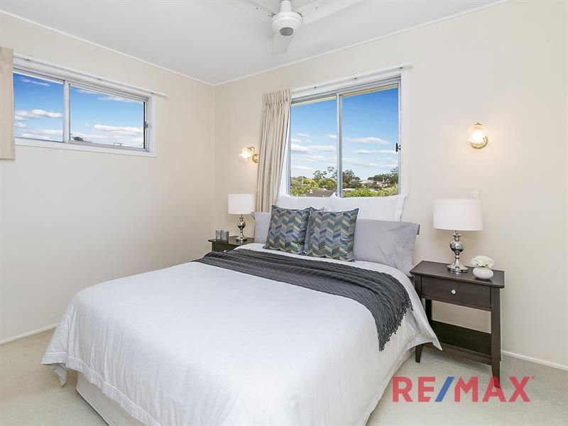 66 Garie St, Wishart QLD 4122, Image 2