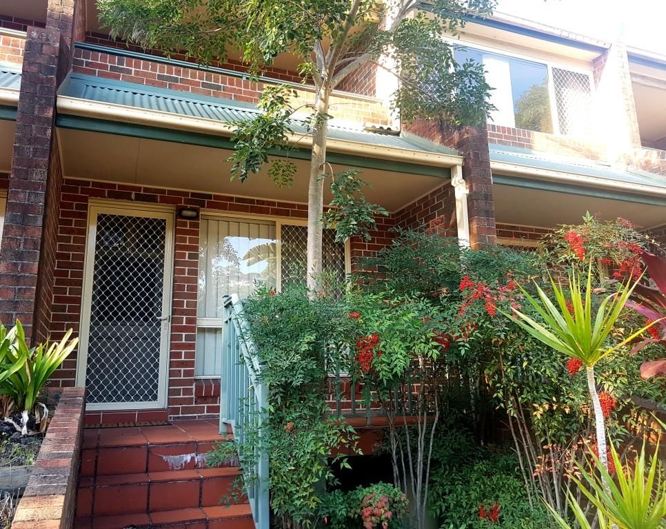 3 bedrooms Townhouse in 2/36-38 West Street HURSTVILLE NSW, 2220