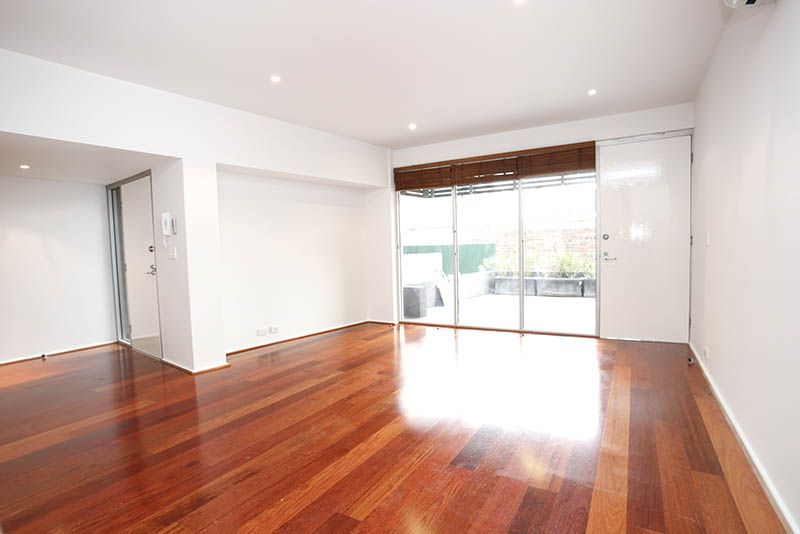 2 bedrooms Apartment / Unit / Flat in 11/181 Bay Street PORT MELBOURNE VIC, 3207