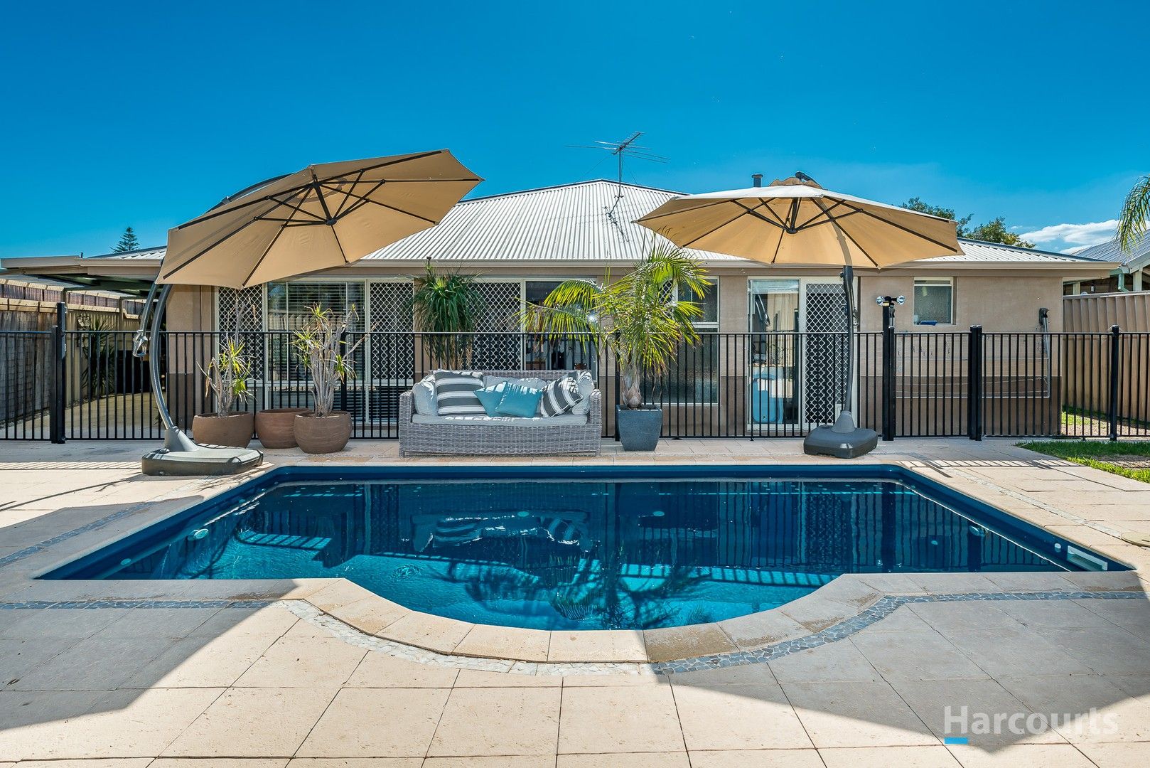4 bedrooms House in 9 Wakefield Mews QUINNS ROCKS WA, 6030