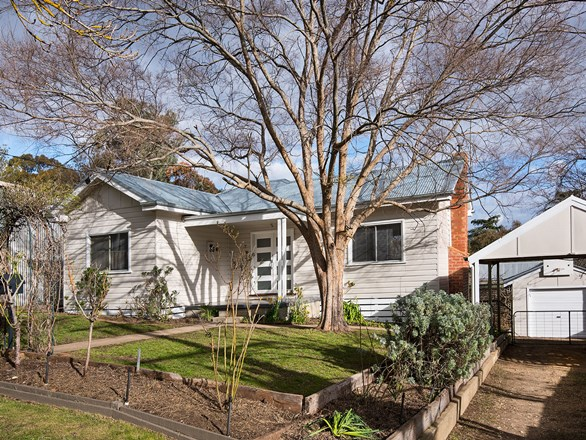 2 Dalma Avenue, Castlemaine VIC 3450