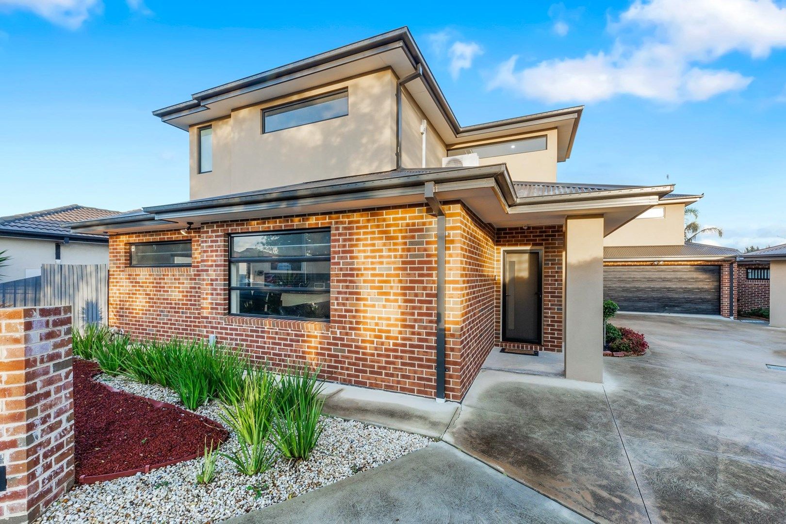 1/7 Lacebark Road, Delahey VIC 3037, Image 0