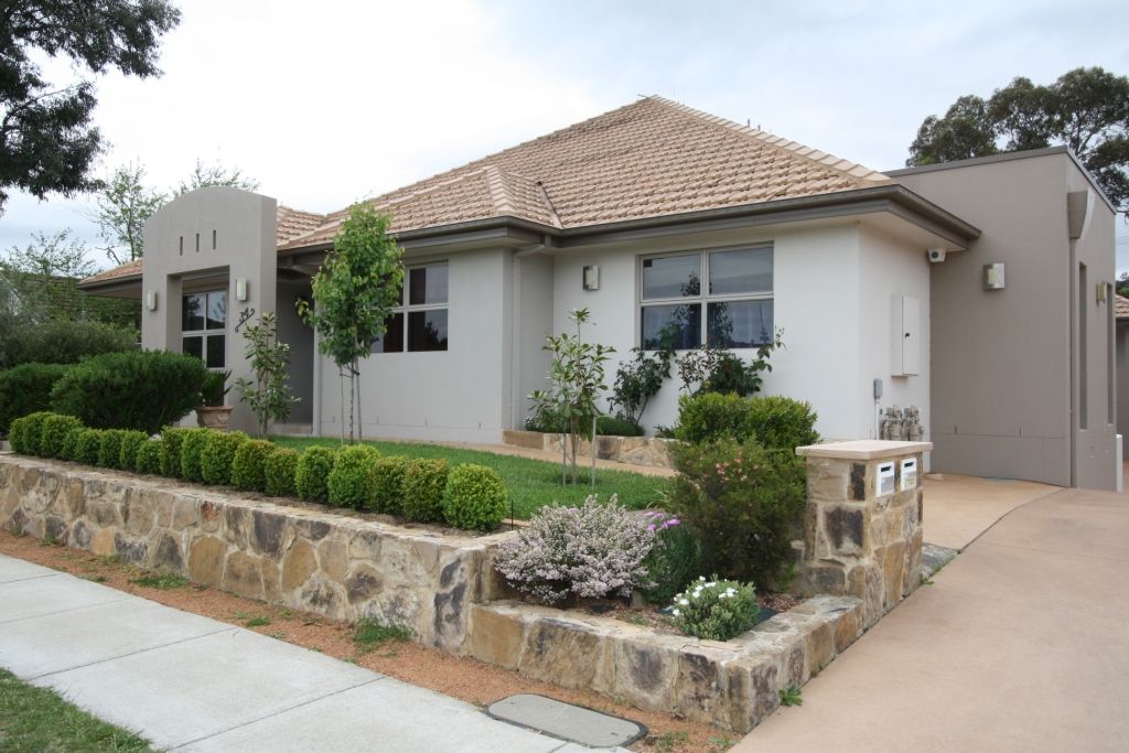 4 bedrooms Duplex in 34A Gooreen Street BRADDON ACT, 2612