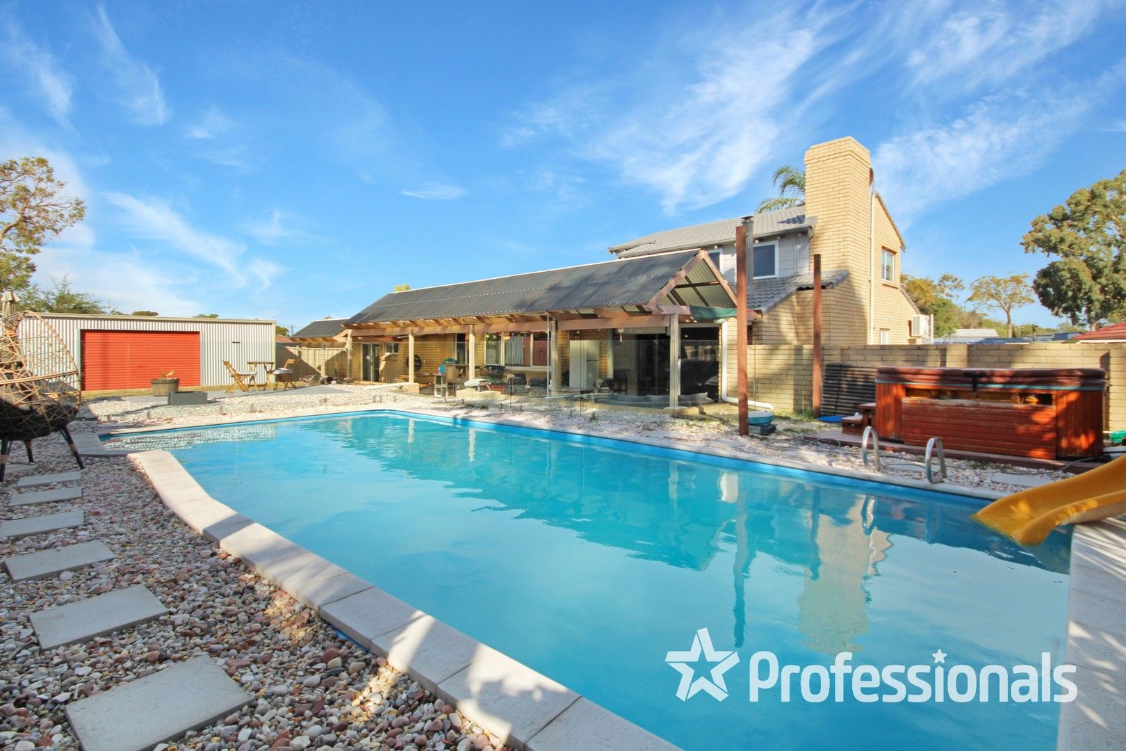 5 bedrooms House in 6 Becher Place AUSTRALIND WA, 6233