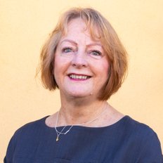 Lyn Bulcraig, Sales representative