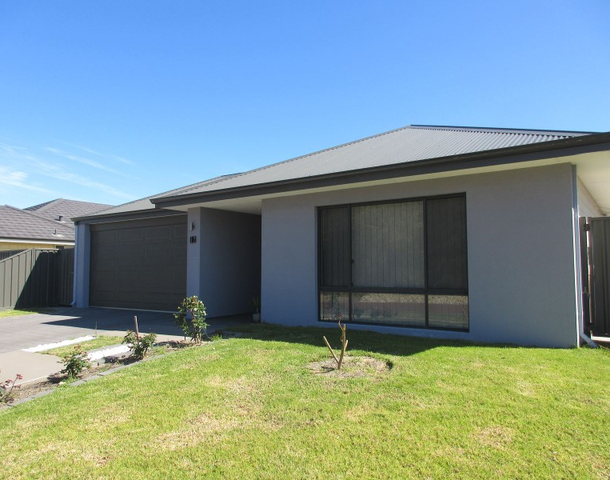 17 Shepherd Way, West Busselton WA 6280