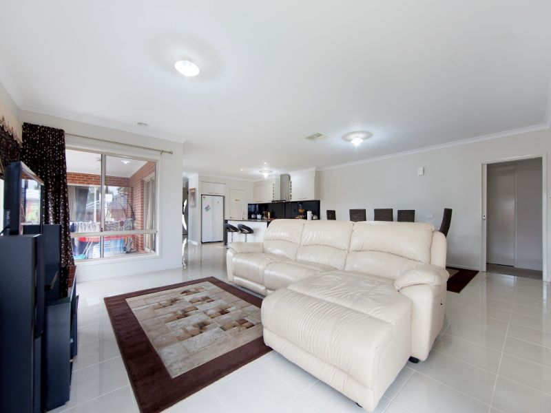 1 Rhone Grove, Skye VIC 3977, Image 2