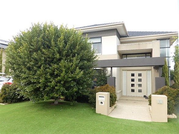 16 Watersedge Cove, Sanctuary Lakes VIC 3030, Image 0