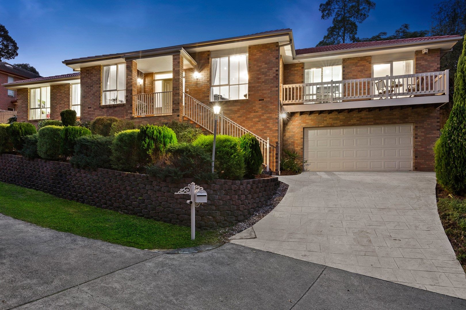 2 Greenview Close, Donvale VIC 3111, Image 0