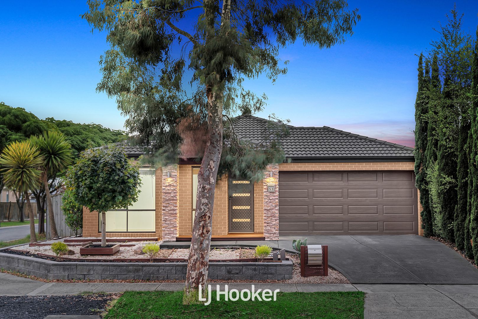 53 Linden Tree Way, Cranbourne North VIC 3977, Image 2