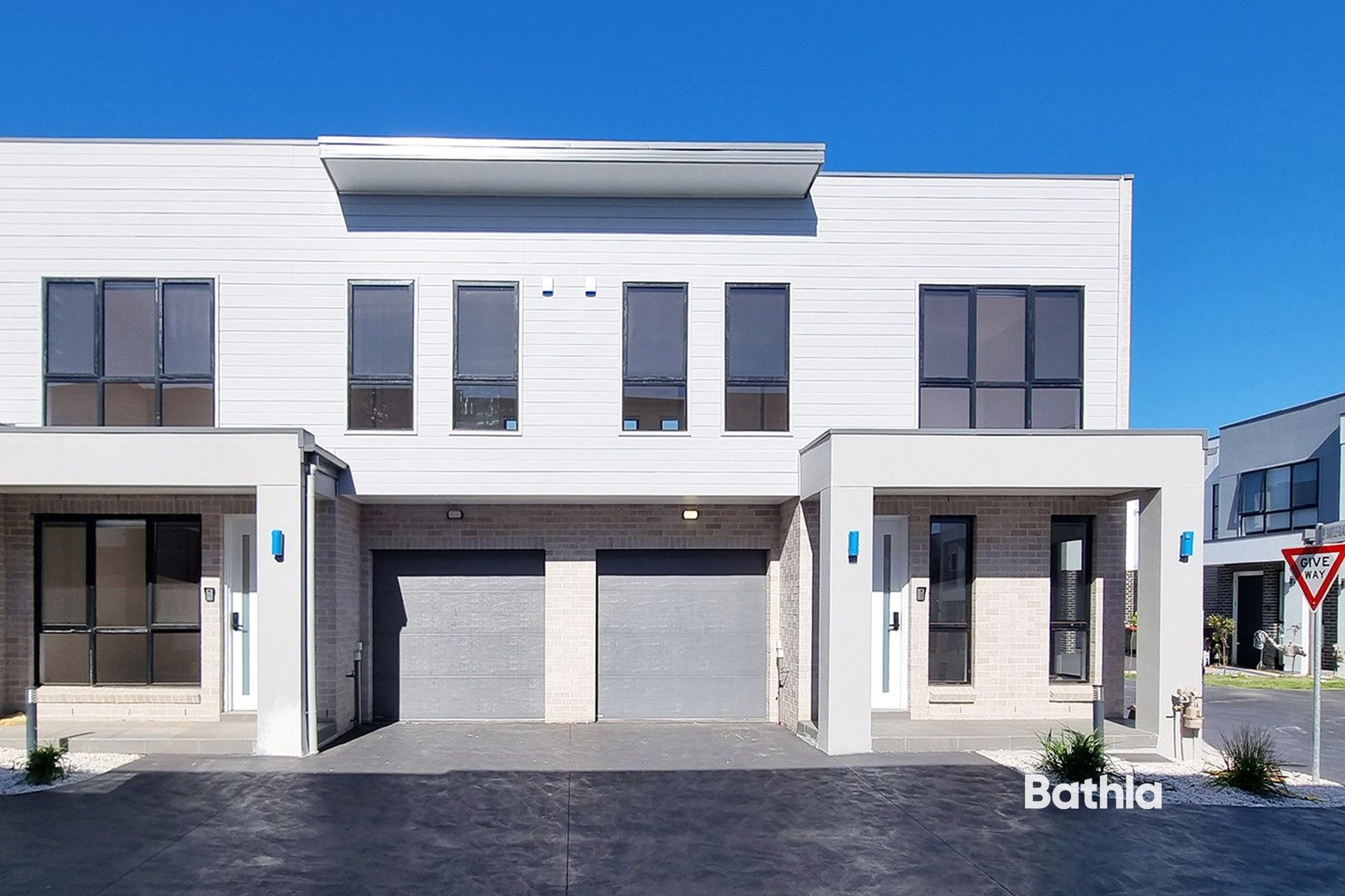 3 bedrooms Townhouse in 6 Bartle Glade MARSDEN PARK NSW, 2765