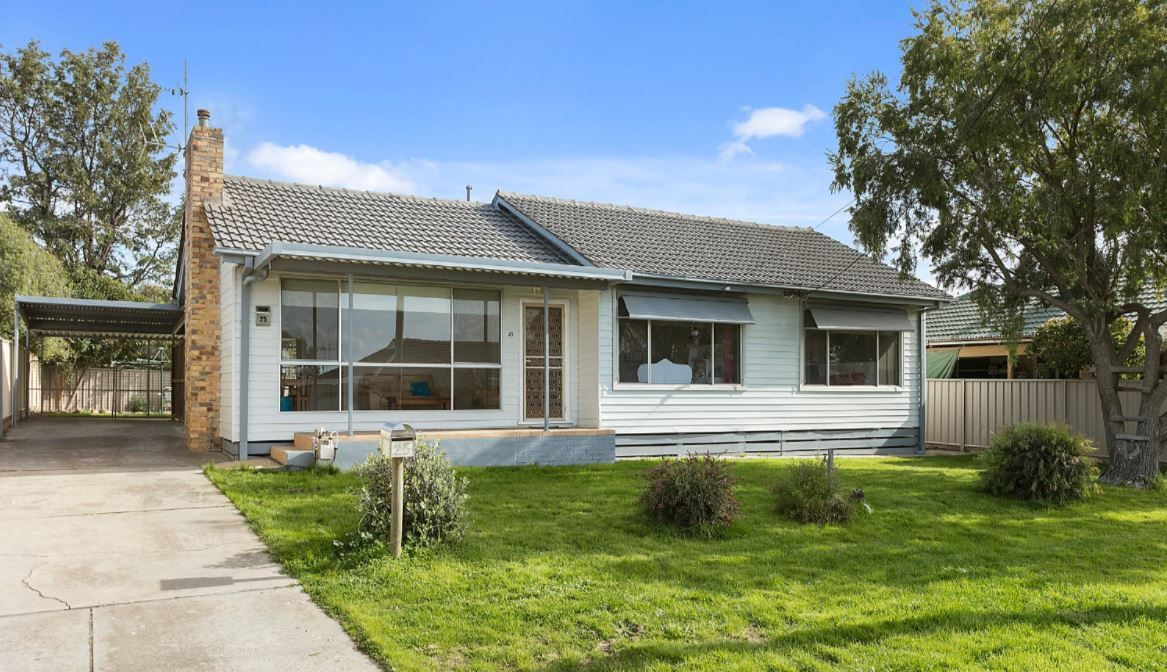 3 bedrooms House in 25 Illingworth Street GOLDEN SQUARE VIC, 3555