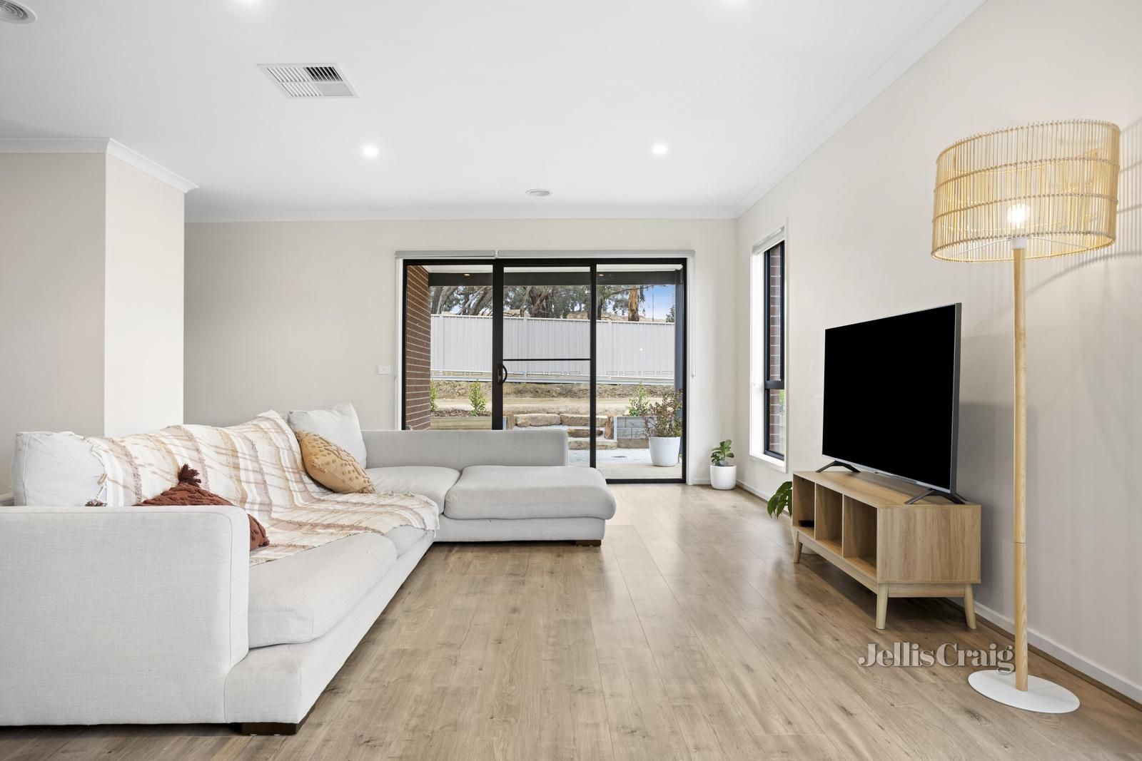 8 Acacia Court McKenzie Hill VIC 3451 Domain