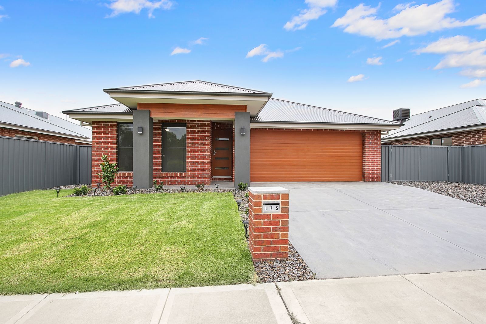 4 bedrooms House in 175 Newport Crescent THURGOONA NSW, 2640