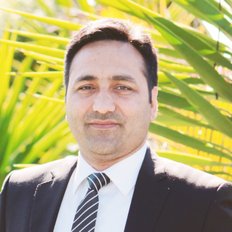 Harmeet Bhullar, Sales representative