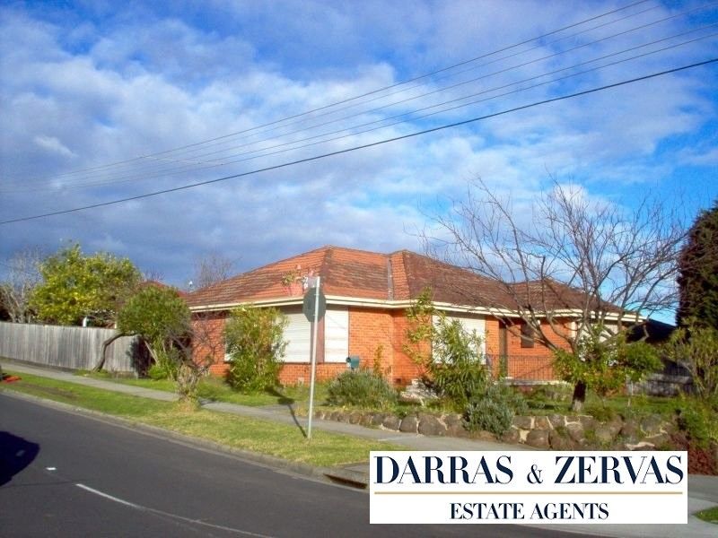 3 bedrooms House in 10 Patrick Street OAKLEIGH EAST VIC, 3166