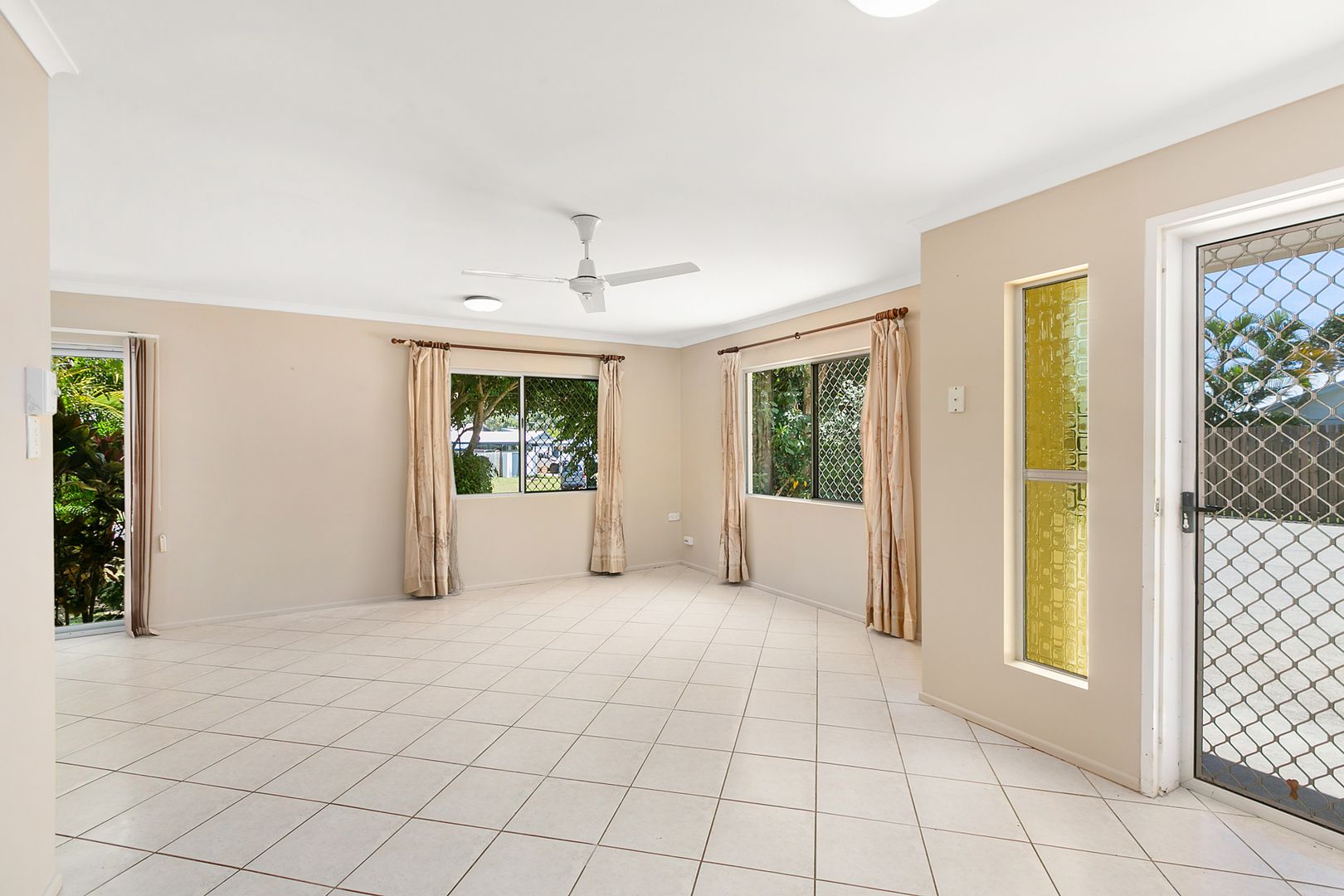 1/7 Hagen Close, Trinity Beach QLD 4879, Image 1