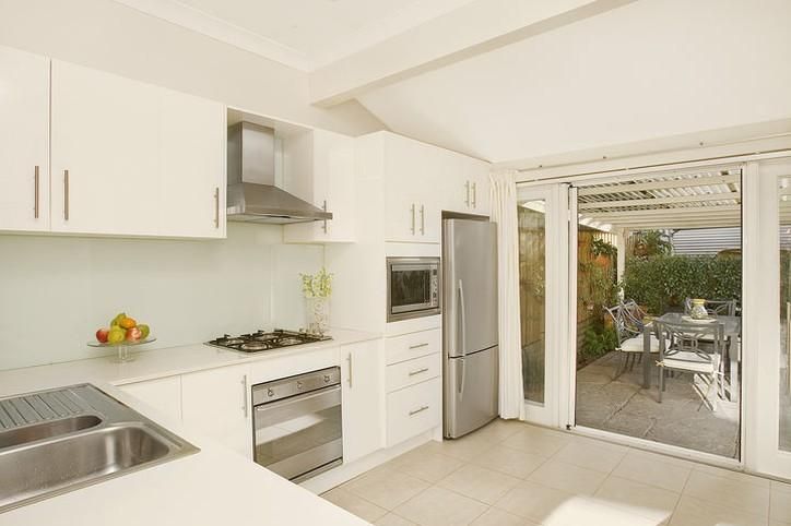 51 Sinclair Street, WOLLSTONECRAFT NSW 2065, Image 2