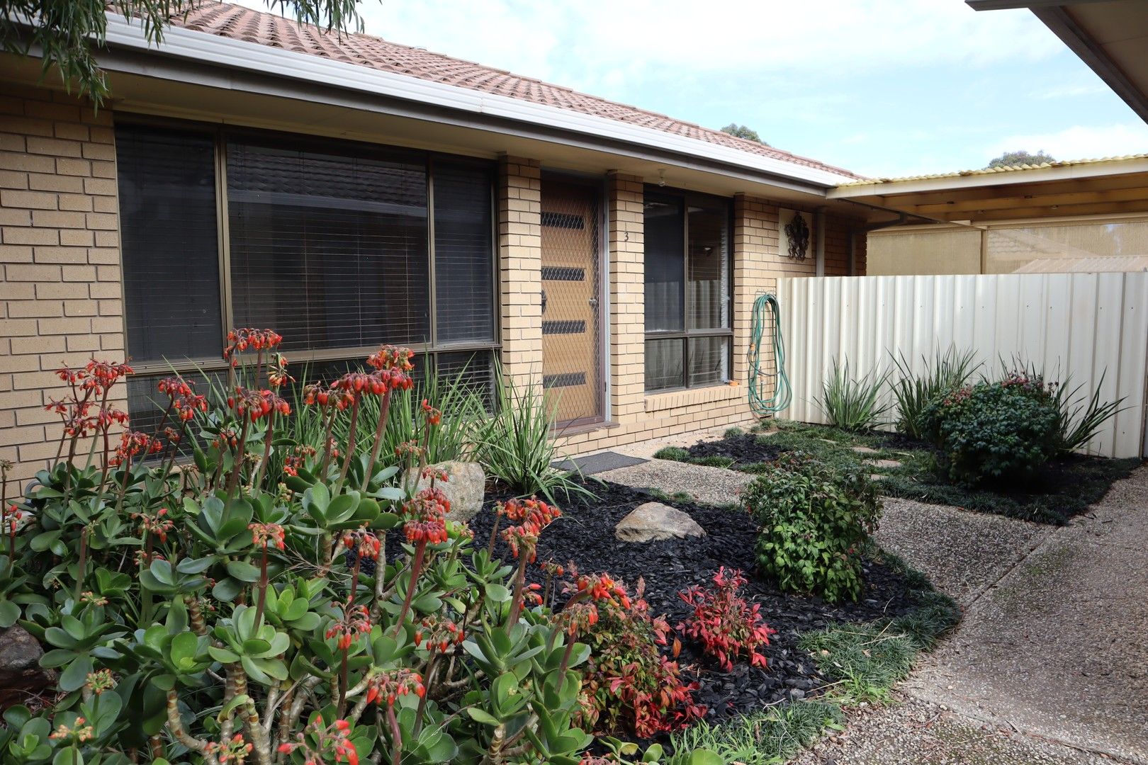 2 bedrooms Apartment / Unit / Flat in 3/337 Kaitlers Road LAVINGTON NSW, 2641