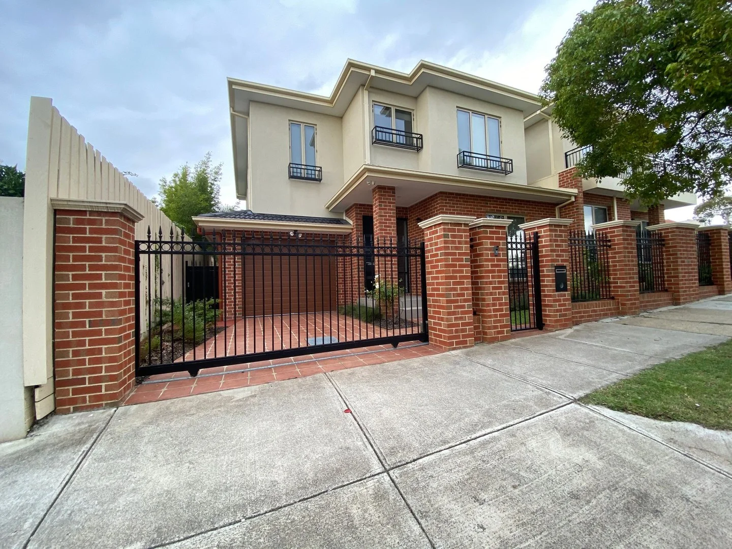 4 Heather Road, Caulfield South VIC 3162