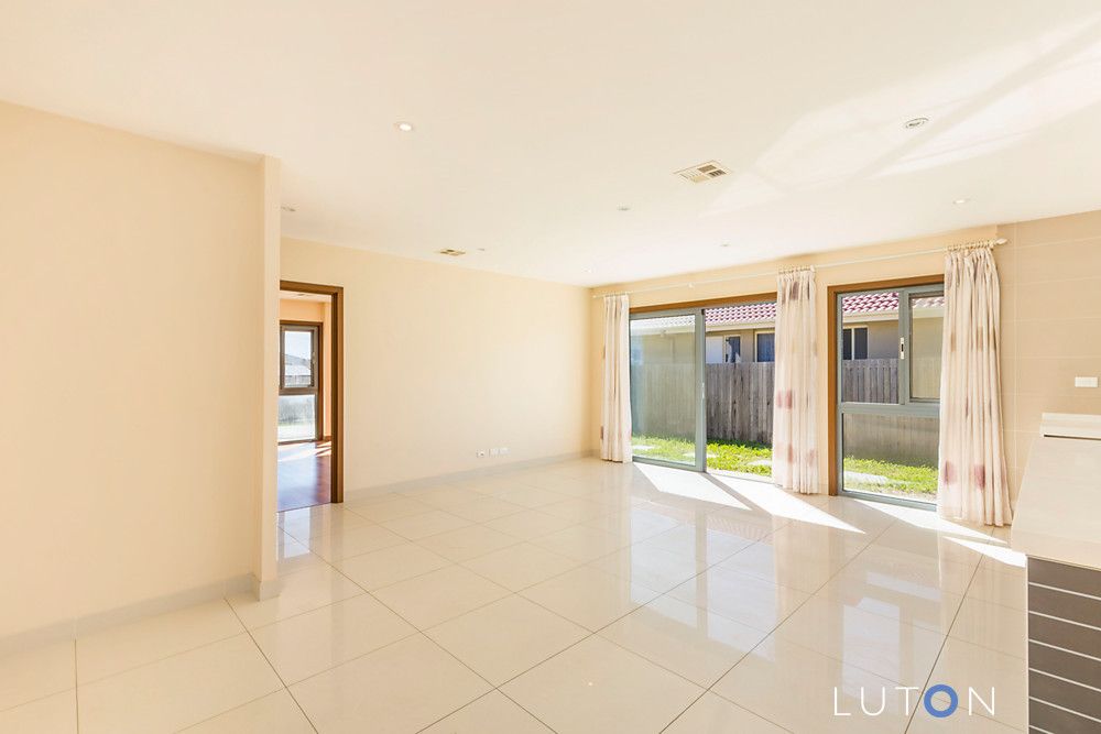 51 Macfarlane Burnet Avenue, Macgregor ACT 2615, Image 2