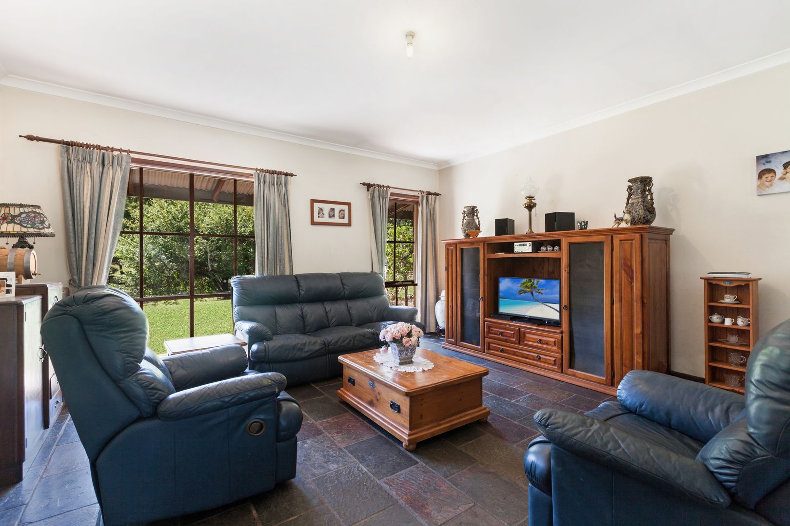 160 Clarkes Road, Upper Plenty VIC 3756, Image 2